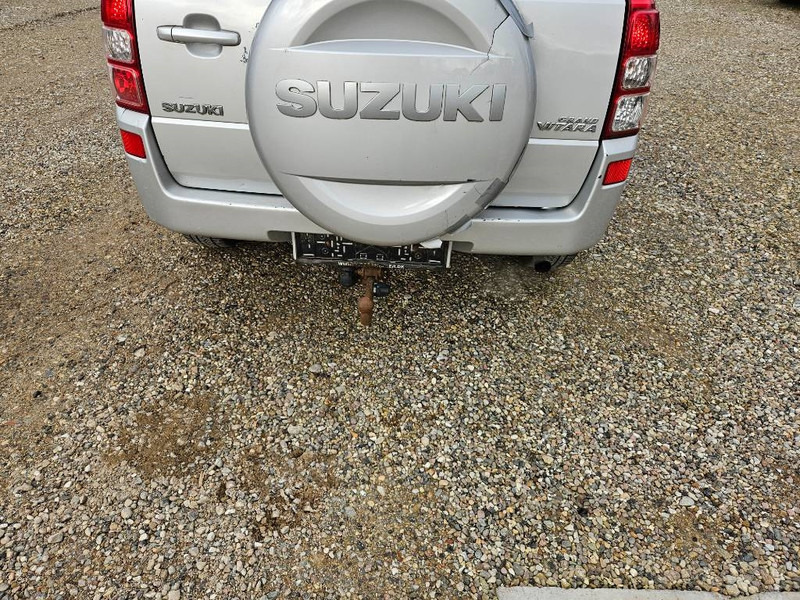 Suzuki Grand Vitara 2,0 GLX aut. Van 5d - Carrinha de contentor: foto 4 Suzuki Grand Vitara 2,0 GLX aut. Van 5d - Carrinha de contentor: foto 4
