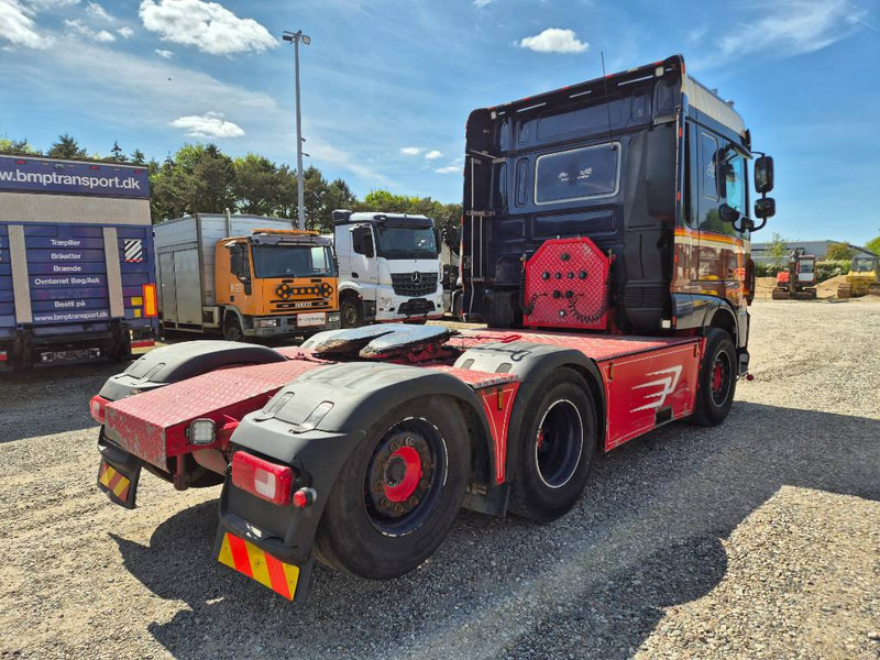 DAF XF 530 // Hydraulic // special interior - Tractor: foto 5 DAF XF 530 // Hydraulic // special interior - Tractor: foto 5