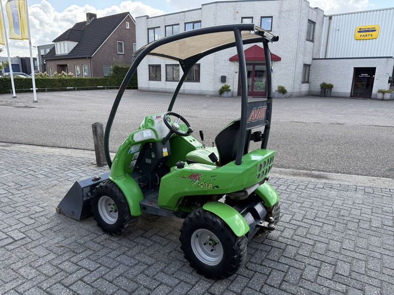 Avant 218 met Grondbak - Carregadeira de rodas: foto 2 Avant 218 met Grondbak - Carregadeira de rodas: foto 2