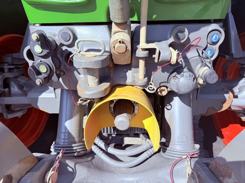 Trator Fendt 828 Vario Profi Plus: foto 15