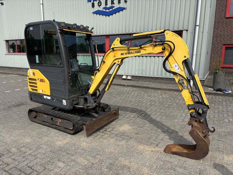 New Holland E18C Minigraver - Mini escavadeira: foto 4 New Holland E18C Minigraver - Mini escavadeira: foto 4