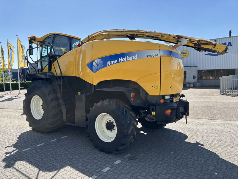 New Holland FR9050 - Picadora de forragem automotriz: foto 2 New Holland FR9050 - Picadora de forragem automotriz: foto 2