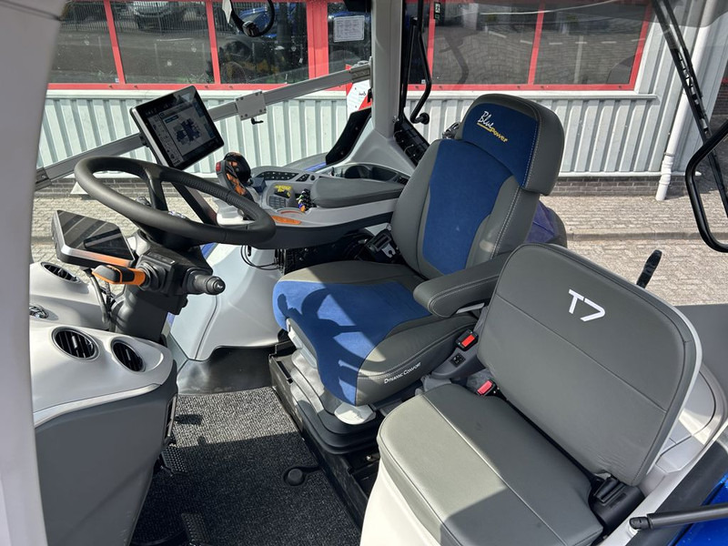 New Holland T7.300 AC New Gen Blue Power DEMO - Trator: foto 5 New Holland T7.300 AC New Gen Blue Power DEMO - Trator: foto 5