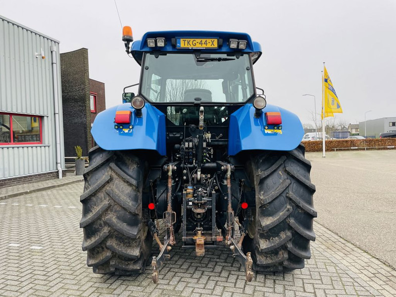 New Holland TVT 135 Transmissie CVT fronthef pto - Trator: foto 2 New Holland TVT 135 Transmissie CVT fronthef pto - Trator: foto 2