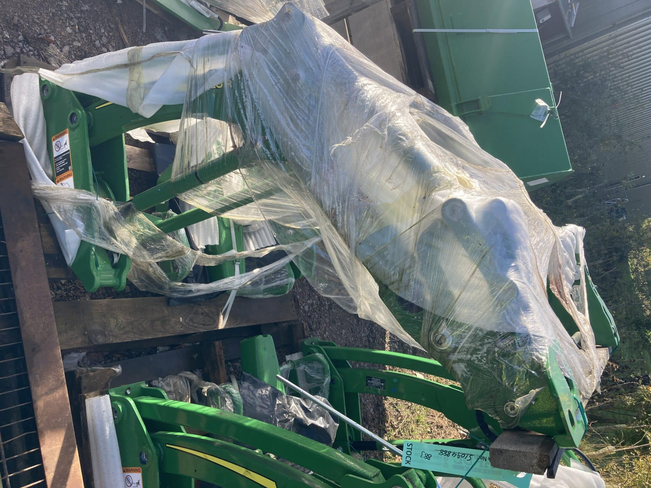 John Deere 120R Front Loader - Carregador frontal para o trator: foto 2 John Deere 120R Front Loader - Carregador frontal para o trator: foto 2