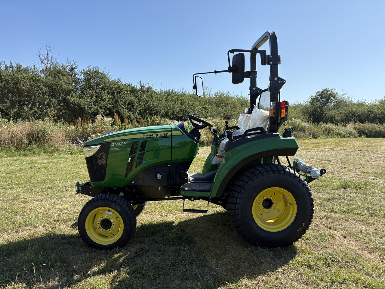 John Deere 2032R Compact Tractor - Mini trator: foto 1 John Deere 2032R Compact Tractor - Mini trator: foto 1