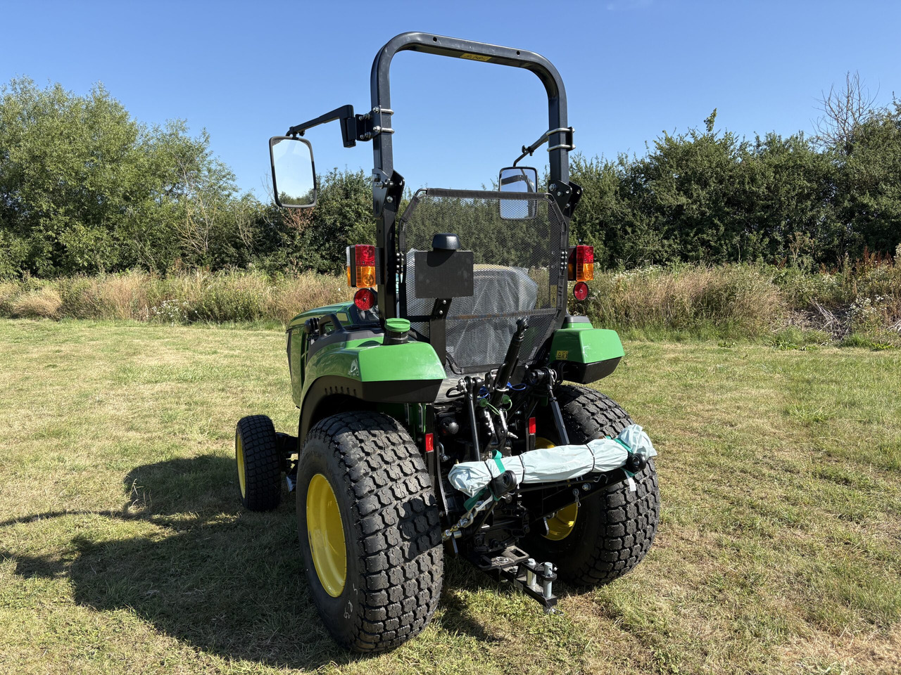 John Deere 2032R Compact Tractor - Mini trator: foto 3 John Deere 2032R Compact Tractor - Mini trator: foto 3