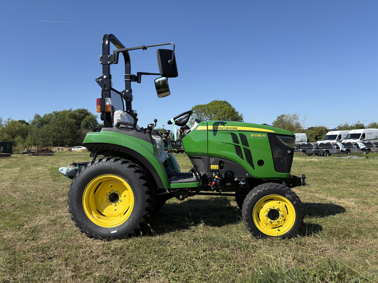 John Deere 2038R Compact Tractor - Mini trator: foto 4 John Deere 2038R Compact Tractor - Mini trator: foto 4