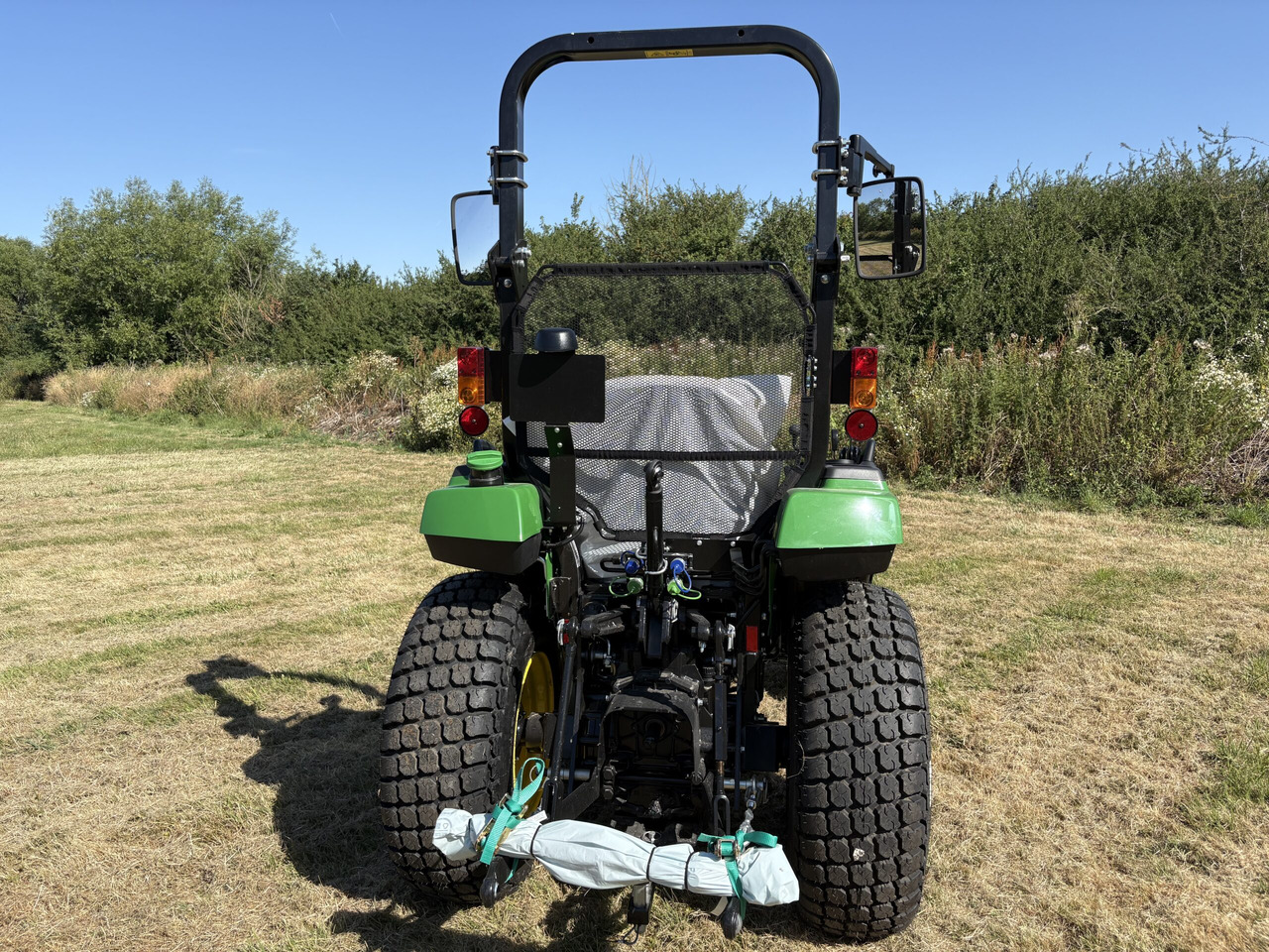 John Deere 2038R Compact Tractor - Mini trator: foto 4 John Deere 2038R Compact Tractor - Mini trator: foto 4