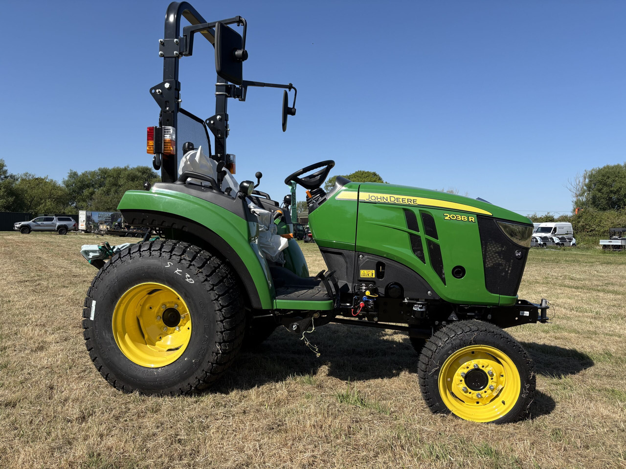 John Deere 2038R Compact Tractor - Mini trator: foto 2 John Deere 2038R Compact Tractor - Mini trator: foto 2
