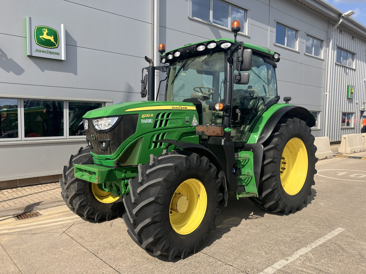 John Deere 6130R - Trator: foto 1 John Deere 6130R - Trator: foto 1