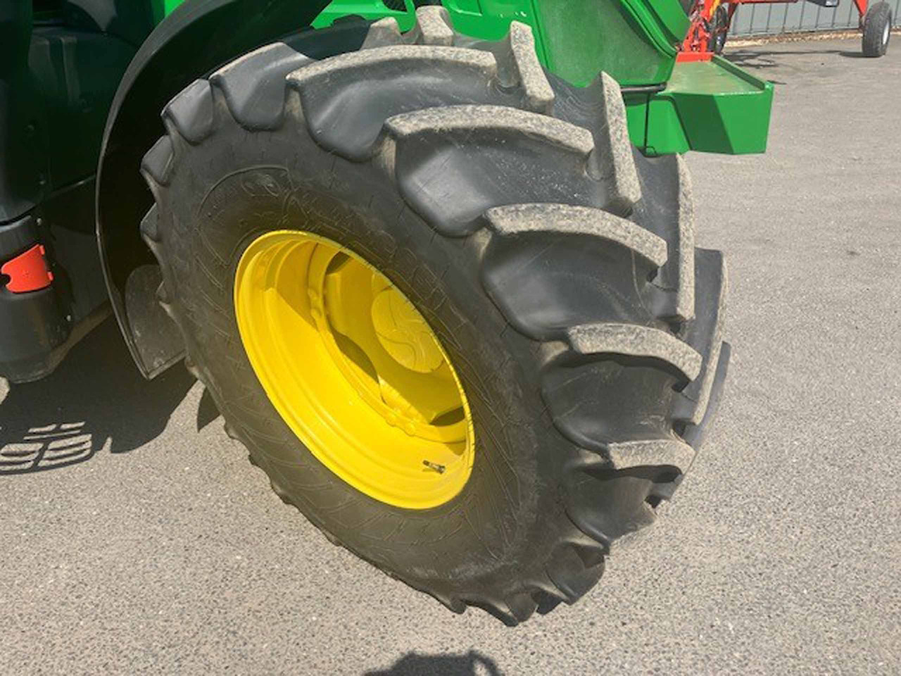 John Deere 6140M - Trator: foto 2 John Deere 6140M - Trator: foto 2