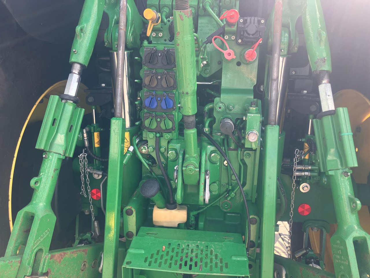 Trator John Deere 6195R: foto 9