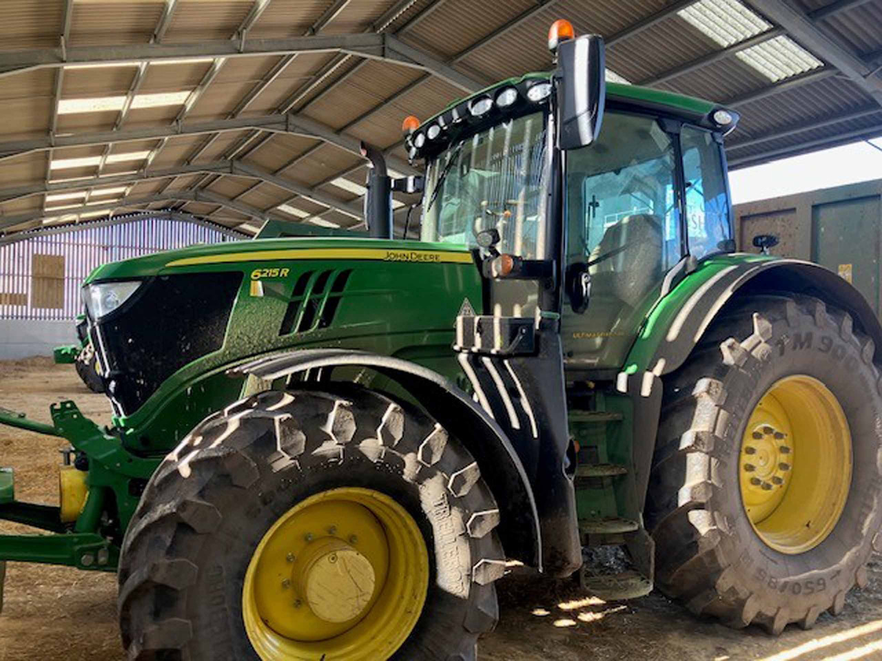 John Deere 6215R - Trator: foto 2 John Deere 6215R - Trator: foto 2