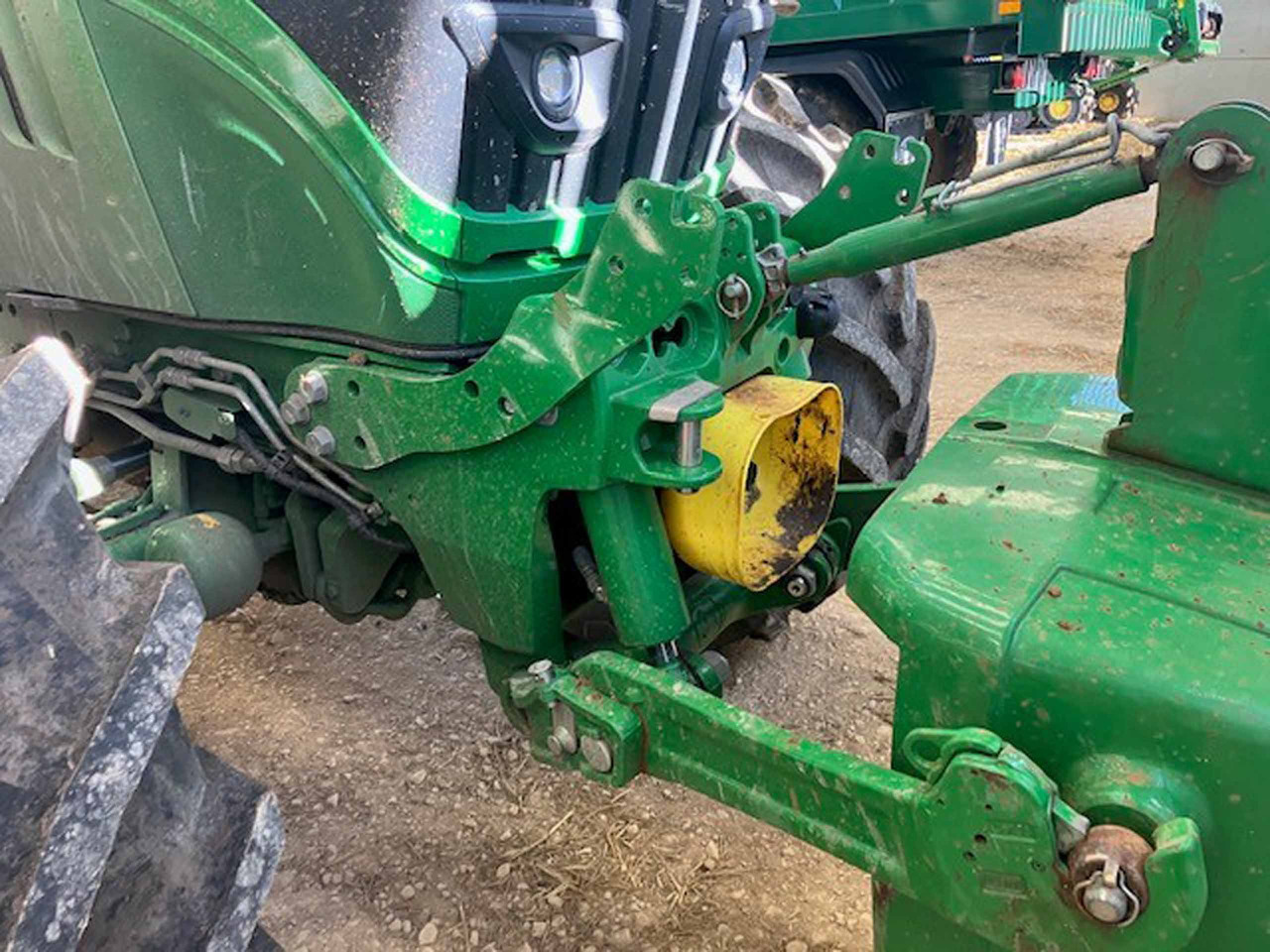 John Deere 6215R - Trator: foto 4 John Deere 6215R - Trator: foto 4