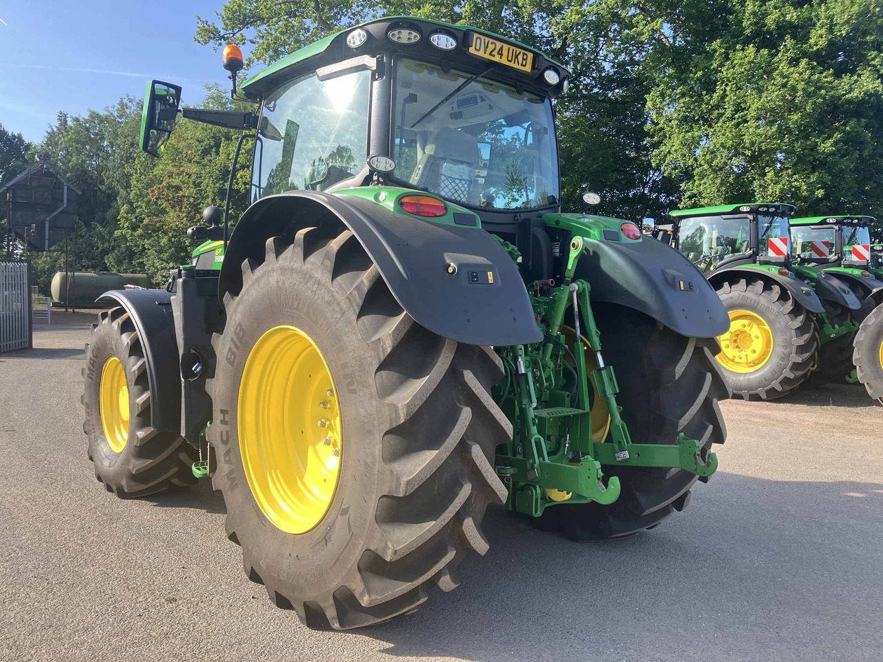 John Deere 6R 215 - Trator: foto 3 John Deere 6R 215 - Trator: foto 3