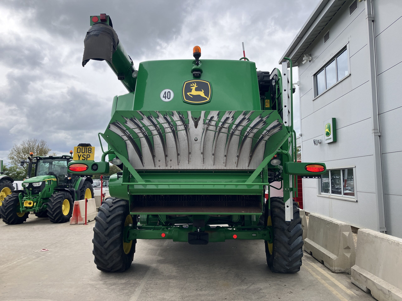 John Deere T670i HillMaster - Ceifeira debulhadora: foto 5 John Deere T670i HillMaster - Ceifeira debulhadora: foto 5
