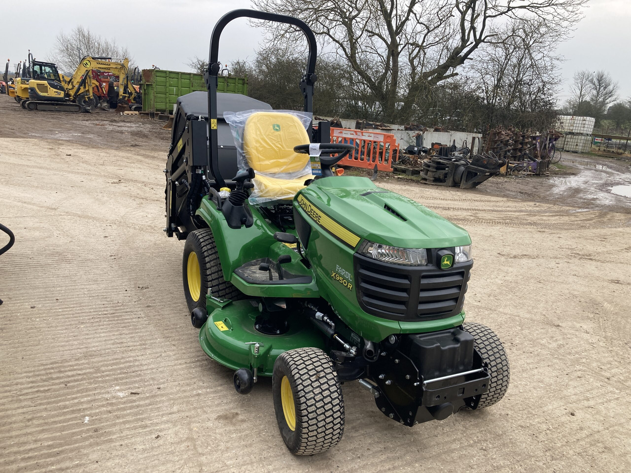 Cortador de grama nuevo John Deere X950R ride on cut and collect mower: foto 6