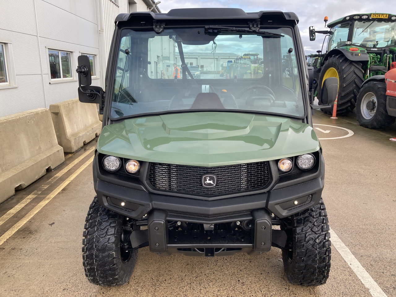 Quadriciclo nuevo John Deere XUV875M Gator: foto 8