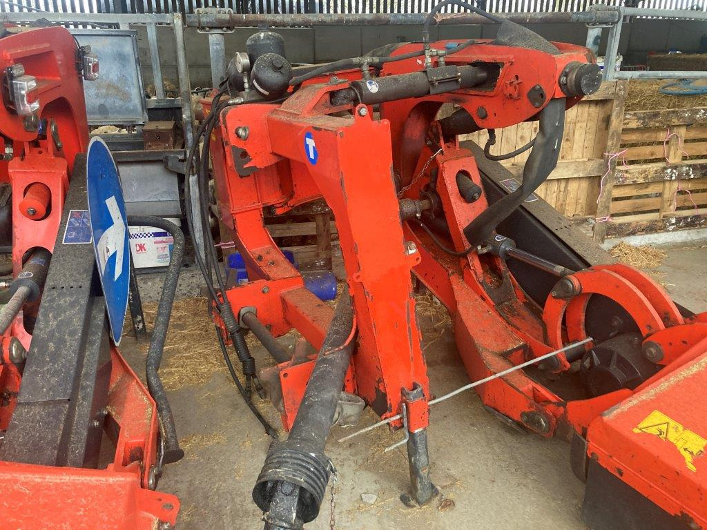 Kuhn SpringLonger S1680RPL - Triturador de martelos/ Destroçador: foto 4 Kuhn SpringLonger S1680RPL - Triturador de martelos/ Destroçador: foto 4
