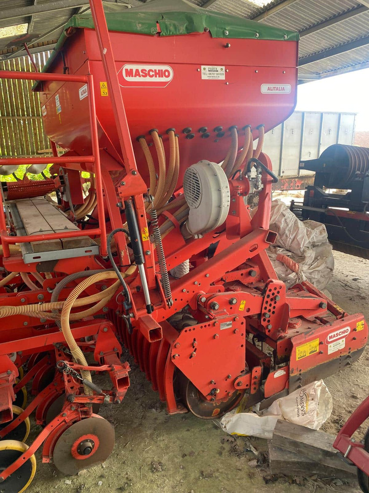 Maschio Alitalia 3mtr drill with 3mtr Power Harrow - Semeadora combinada: foto 2 Maschio Alitalia 3mtr drill with 3mtr Power Harrow - Semeadora combinada: foto 2