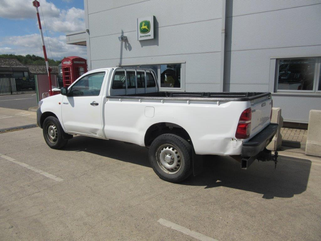 TOYOTA HILUX HI-LUXURY ACTIVE D-4D SINGLE CAB - Pick-up: foto 4 TOYOTA HILUX HI-LUXURY ACTIVE D-4D SINGLE CAB - Pick-up: foto 4