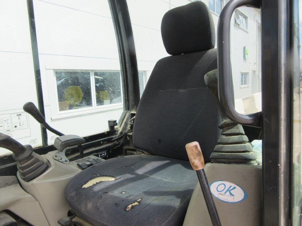 Escavadeira YANMAR SV26: foto 13