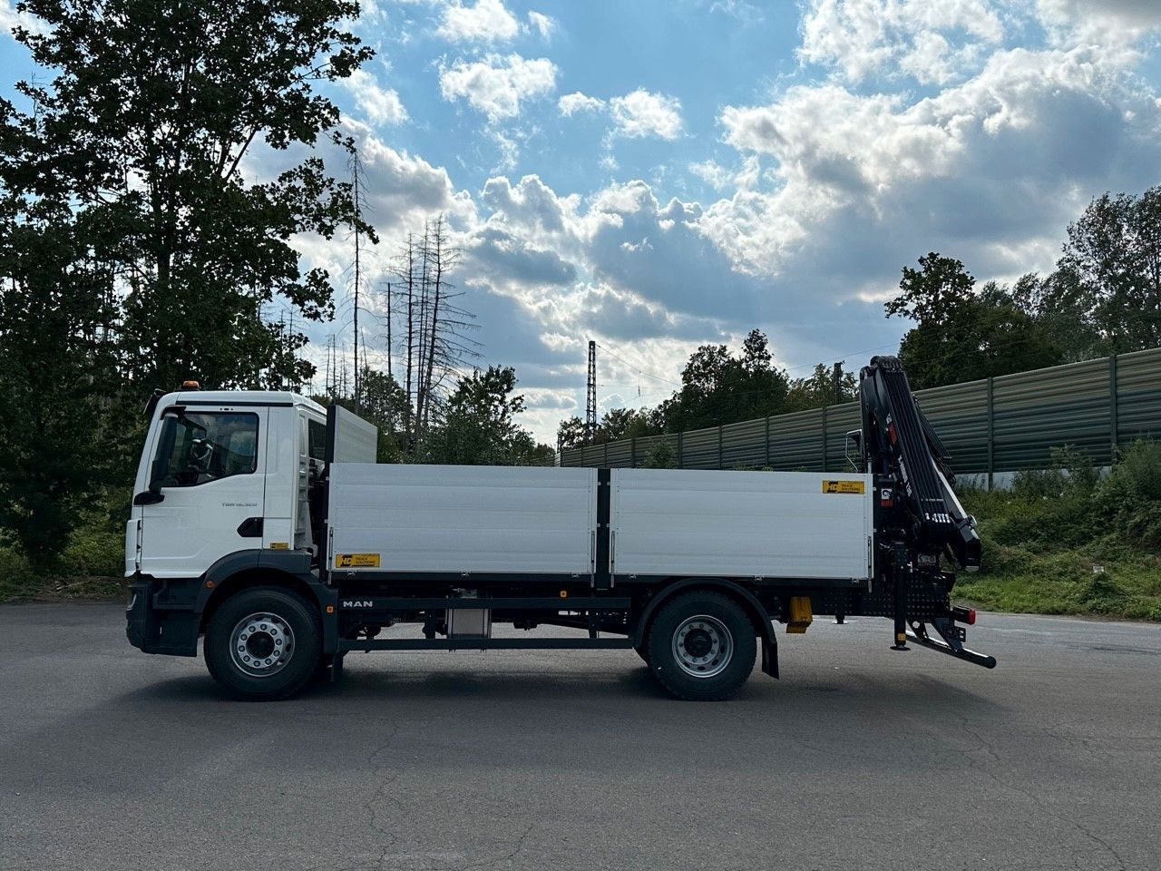 MAN TGM 18.320 4x2 Euro6e Kran Hiab - Camião de caixa aberta/ Plataforma, Caminhão grua: foto 3 MAN TGM 18.320 4x2 Euro6e Kran Hiab - Camião de caixa aberta/ Plataforma, Caminhão grua: foto 3