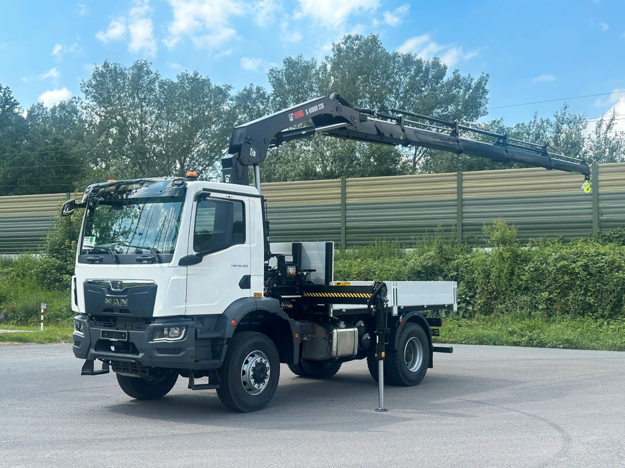 MAN TGM 18.320 4x4 Euro 6e Pritsche Hiab 228-4 Kran - Caminhão grua: foto 1 MAN TGM 18.320 4x4 Euro 6e Pritsche Hiab 228-4 Kran - Caminhão grua: foto 1