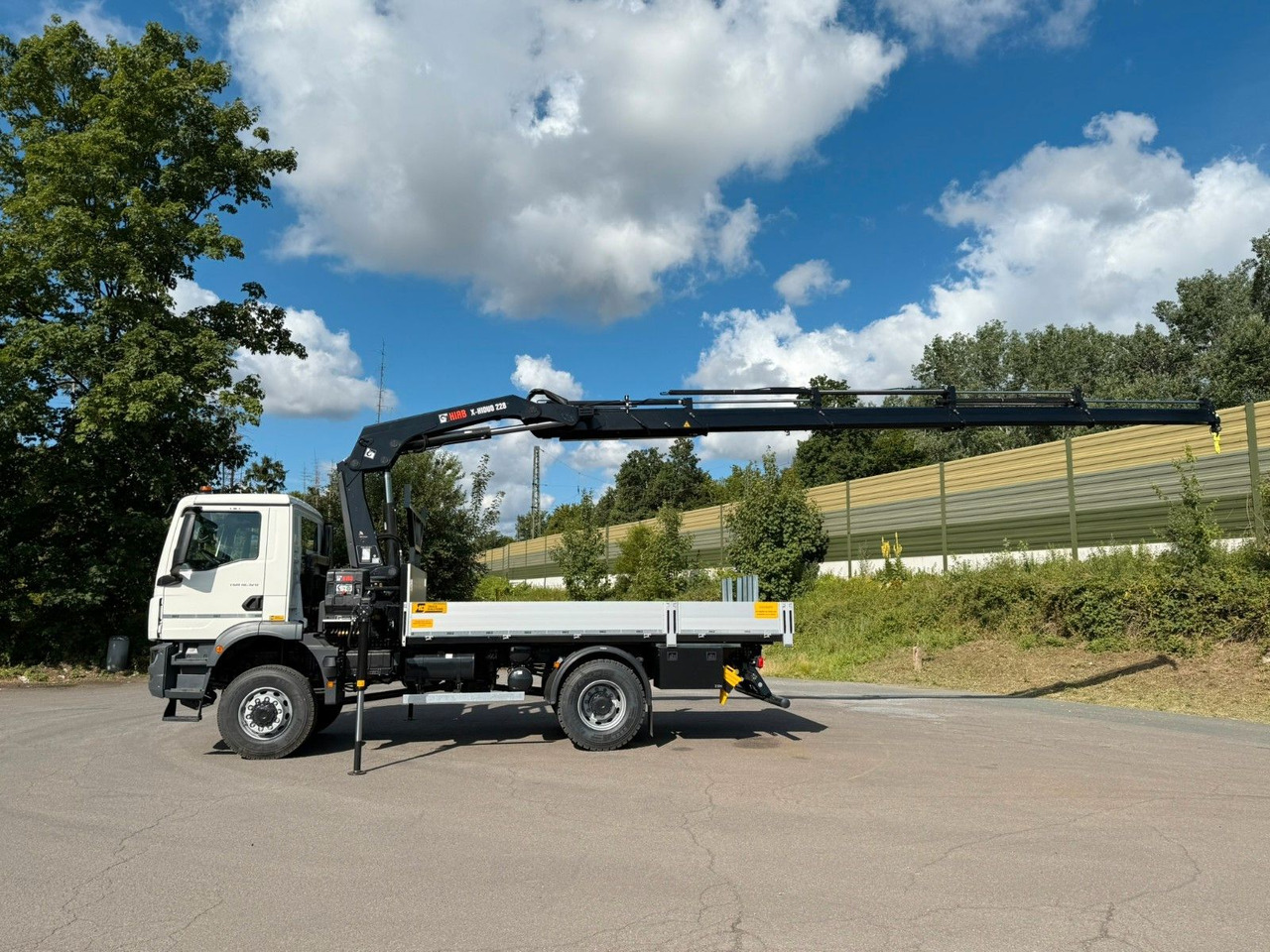 Caminhão grua MAN TGM 18.320 4x4 Hiab 228-4 Kran: foto 11