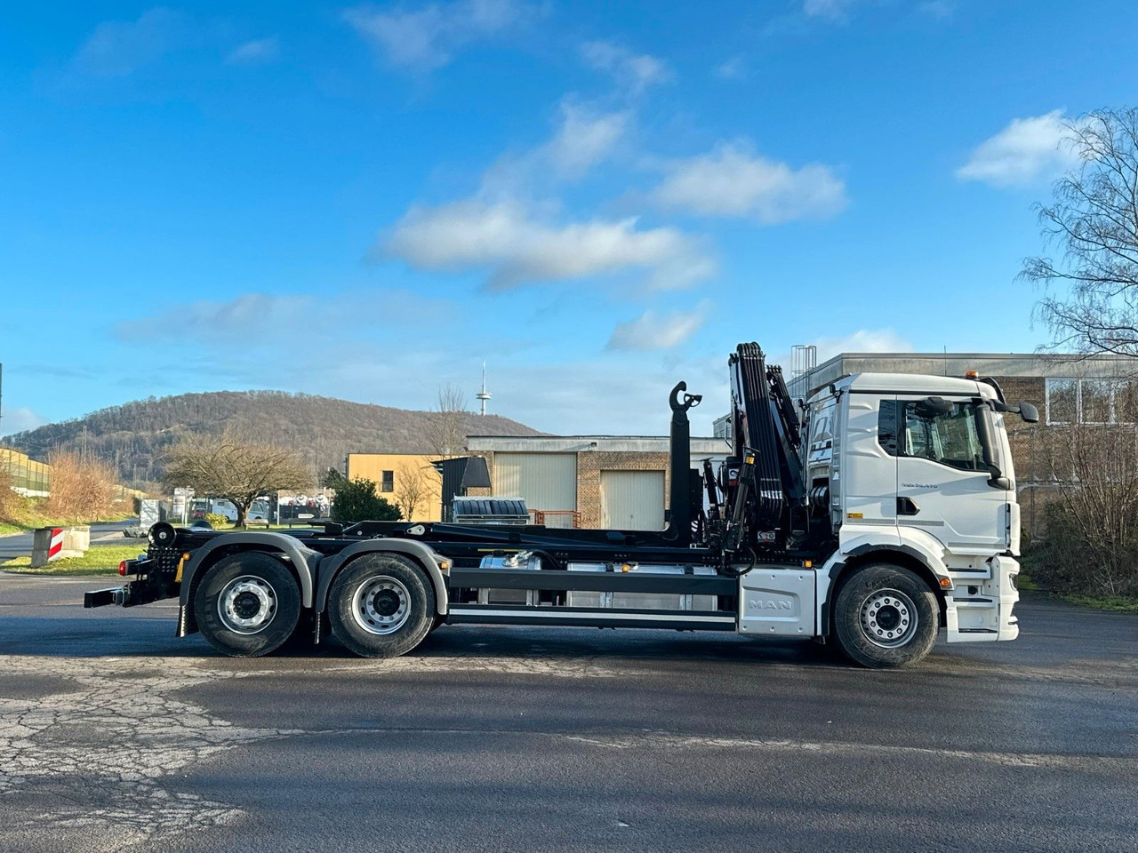 Caminhão polibenne, Caminhão grua MAN TGS 26.470 6x2 Abrollkipper + Kran Hiab 138-3: foto 7