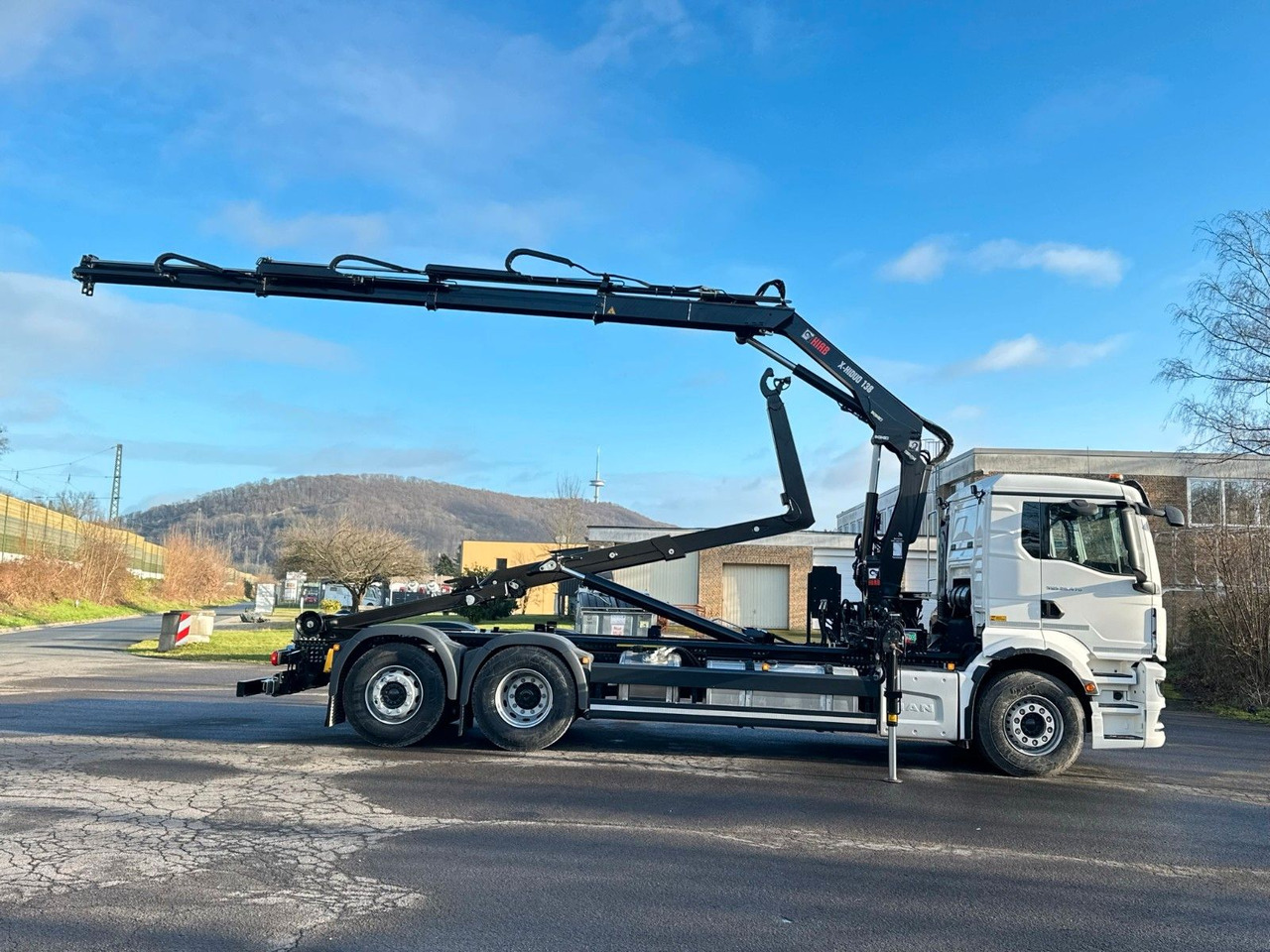 Caminhão polibenne, Caminhão grua MAN TGS 26.470 6x2 Abrollkipper + Kran Hiab 138-3: foto 14