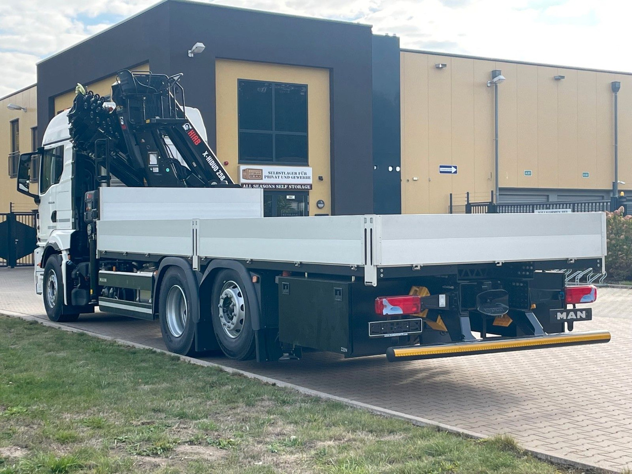 MAN TGS 26.480 /6X Hiab X-HIRRO 302 E-6 JIB 70x4 - Camião de caixa aberta/ Plataforma, Caminhão grua: foto 4 MAN TGS 26.480 /6X Hiab X-HIRRO 302 E-6 JIB 70x4 - Camião de caixa aberta/ Plataforma, Caminhão grua: foto 4