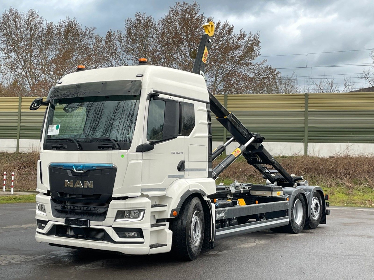 MAN TGS 26.480 6x2 Retarder Hyva 20-60 Abrollkipper - Caminhão polibenne: foto 2 MAN TGS 26.480 6x2 Retarder Hyva 20-60 Abrollkipper - Caminhão polibenne: foto 2