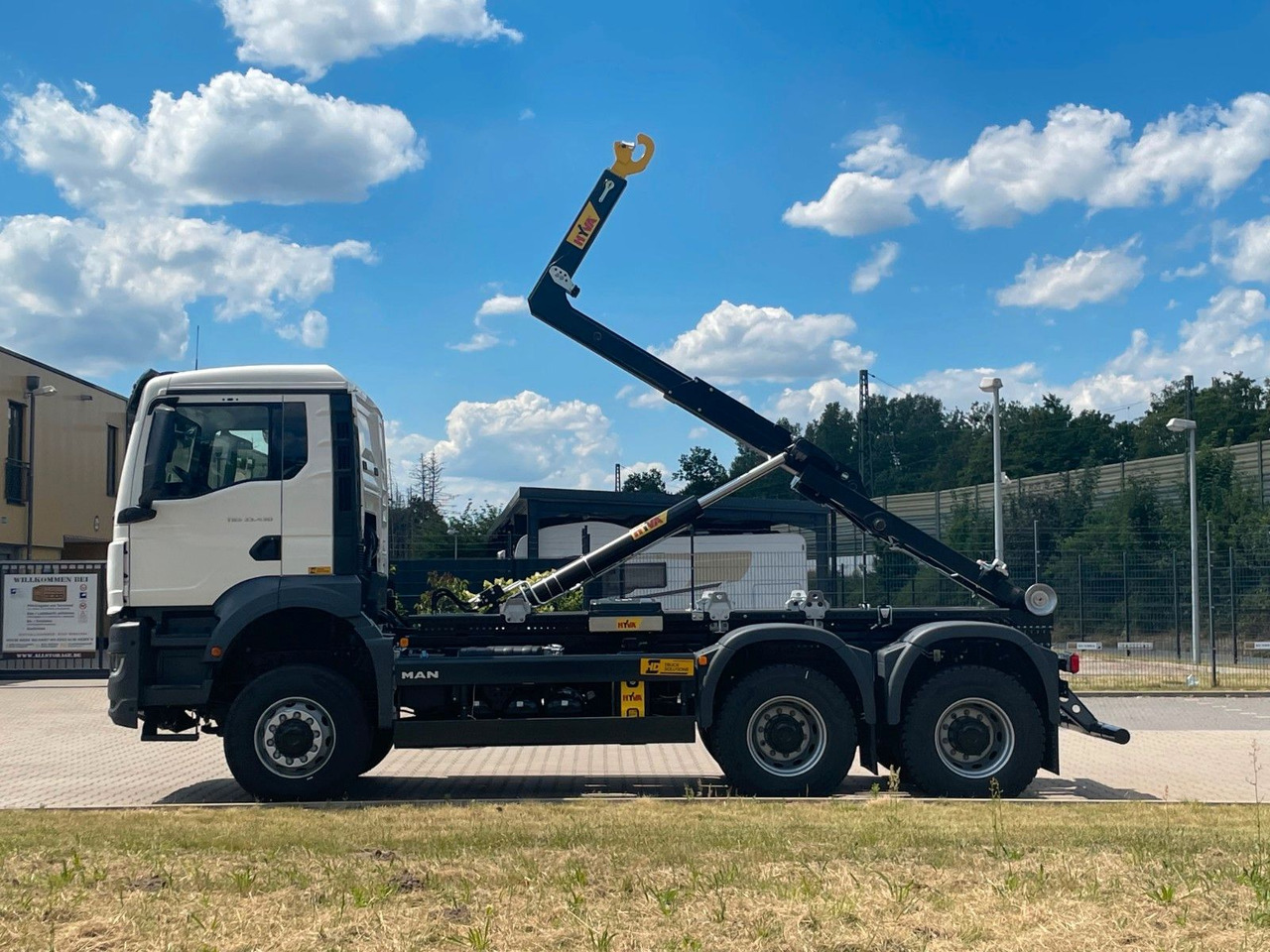 MAN TGS 33.440 6x6 Euro6e Hyva - Hiab MultiLift - Caminhão polibenne, Caminhão grua: foto 3 MAN TGS 33.440 6x6 Euro6e Hyva - Hiab MultiLift - Caminhão polibenne, Caminhão grua: foto 3