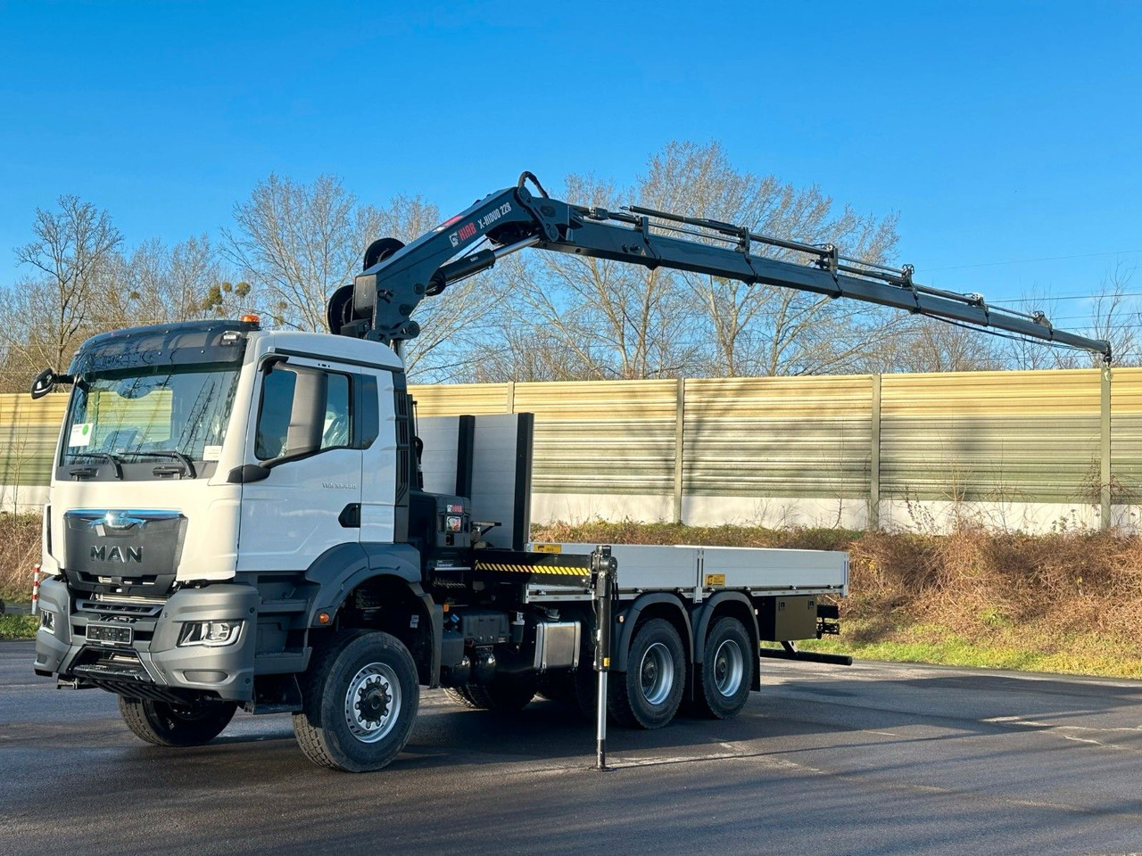 MAN TGS 33.440 6x6 Kran HIAB 228-6 - Camião de caixa aberta/ Plataforma, Caminhão grua: foto 1 MAN TGS 33.440 6x6 Kran HIAB 228-6 - Camião de caixa aberta/ Plataforma, Caminhão grua: foto 1