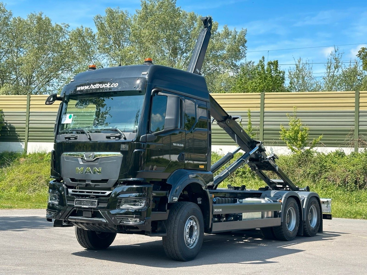 MAN TGS 33.520 6X4 Euro6e Abrollkipper MULTILIFT - Caminhão polibenne, Caminhão grua: foto 2 MAN TGS 33.520 6X4 Euro6e Abrollkipper MULTILIFT - Caminhão polibenne, Caminhão grua: foto 2
