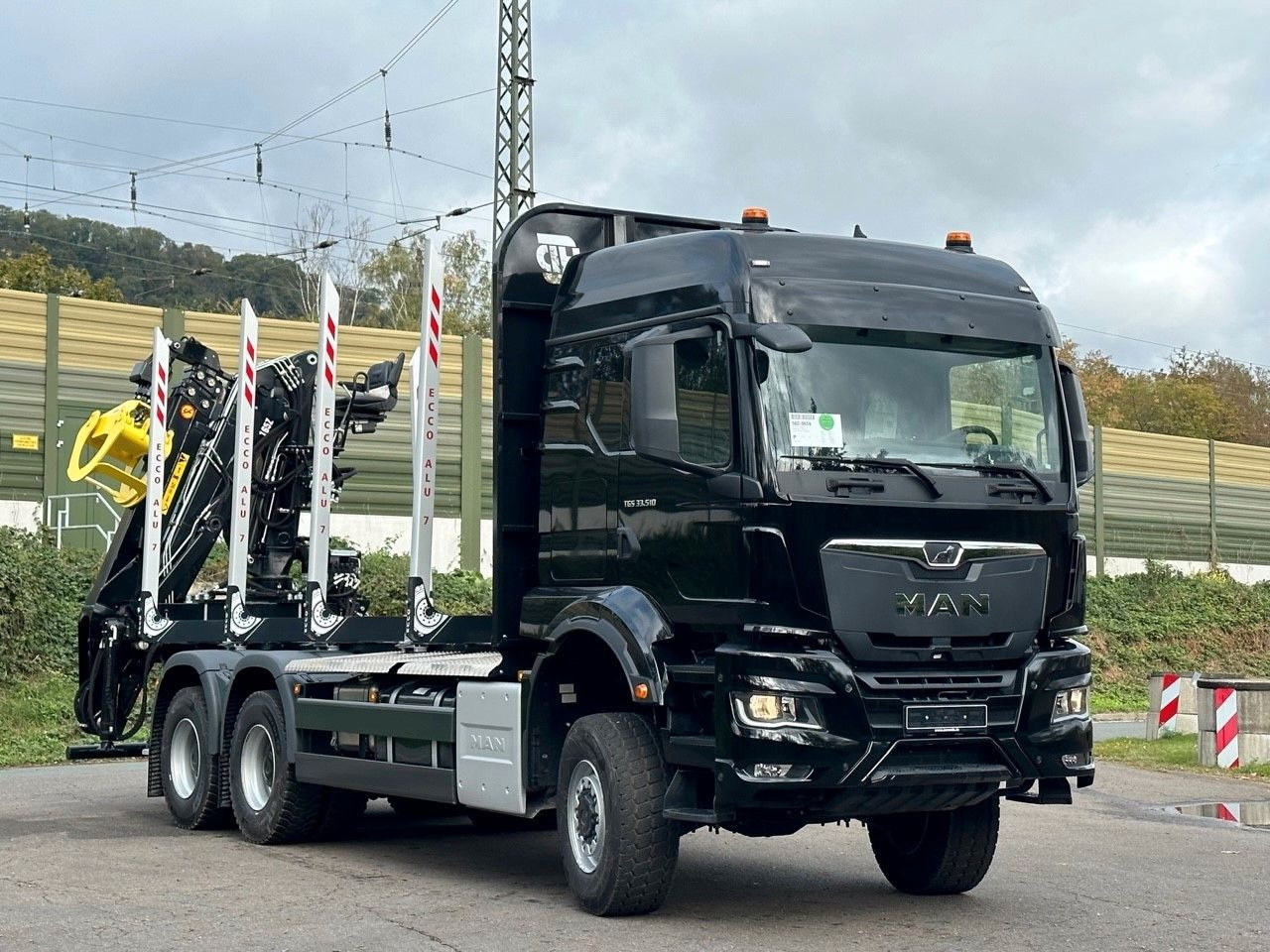 MAN TGS 33.520 6X6 Euro6e LogLift 165 Z - Caminhão florestal, Caminhão grua: foto 1 MAN TGS 33.520 6X6 Euro6e LogLift 165 Z - Caminhão florestal, Caminhão grua: foto 1