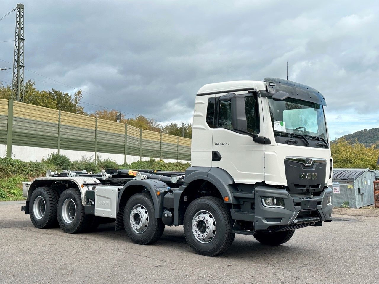 MAN TGS 41.440 8x4 Euro6e Hyva 26-55 Abrollkipper - Caminhão polibenne: foto 4 MAN TGS 41.440 8x4 Euro6e Hyva 26-55 Abrollkipper - Caminhão polibenne: foto 4
