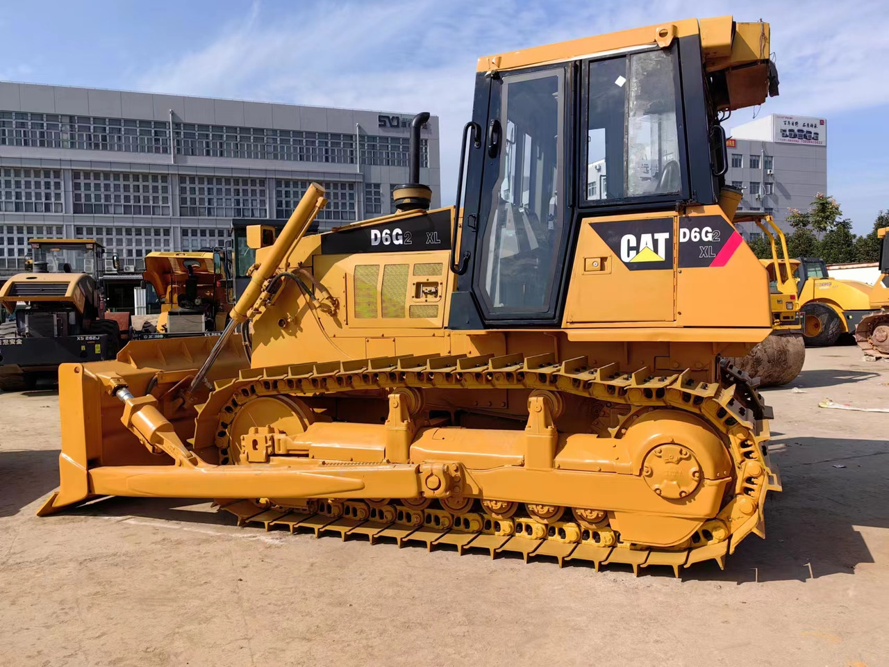 CATERPILLAR D6G2 - Buldôzer: foto 4 CATERPILLAR D6G2 - Buldôzer: foto 4