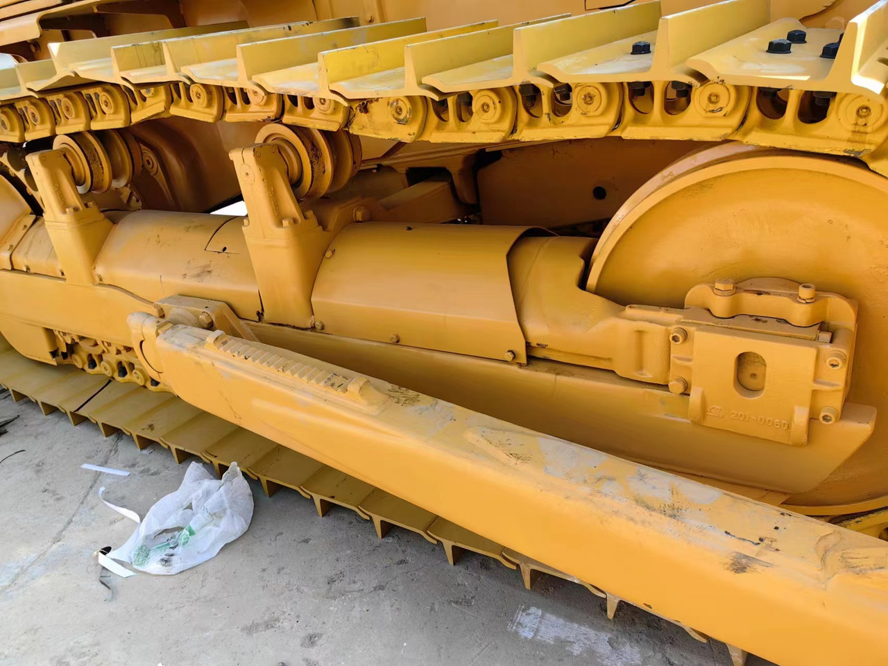 CATERPILLAR D6G2 - Buldôzer: foto 1 CATERPILLAR D6G2 - Buldôzer: foto 1