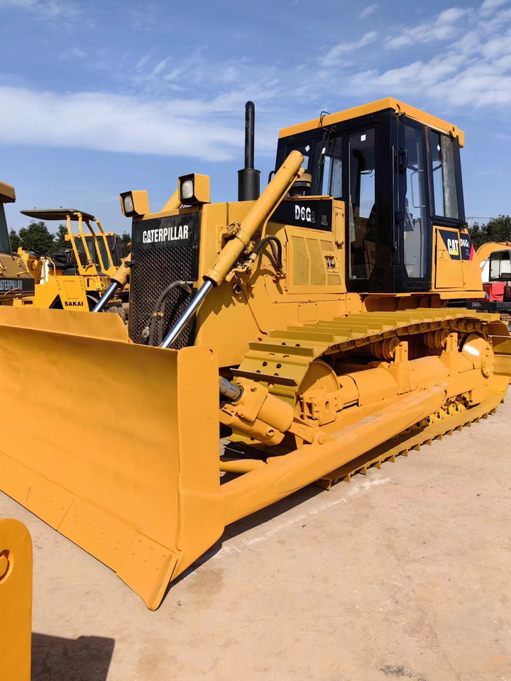 CATERPILLAR D6G2 - Buldôzer: foto 3 CATERPILLAR D6G2 - Buldôzer: foto 3