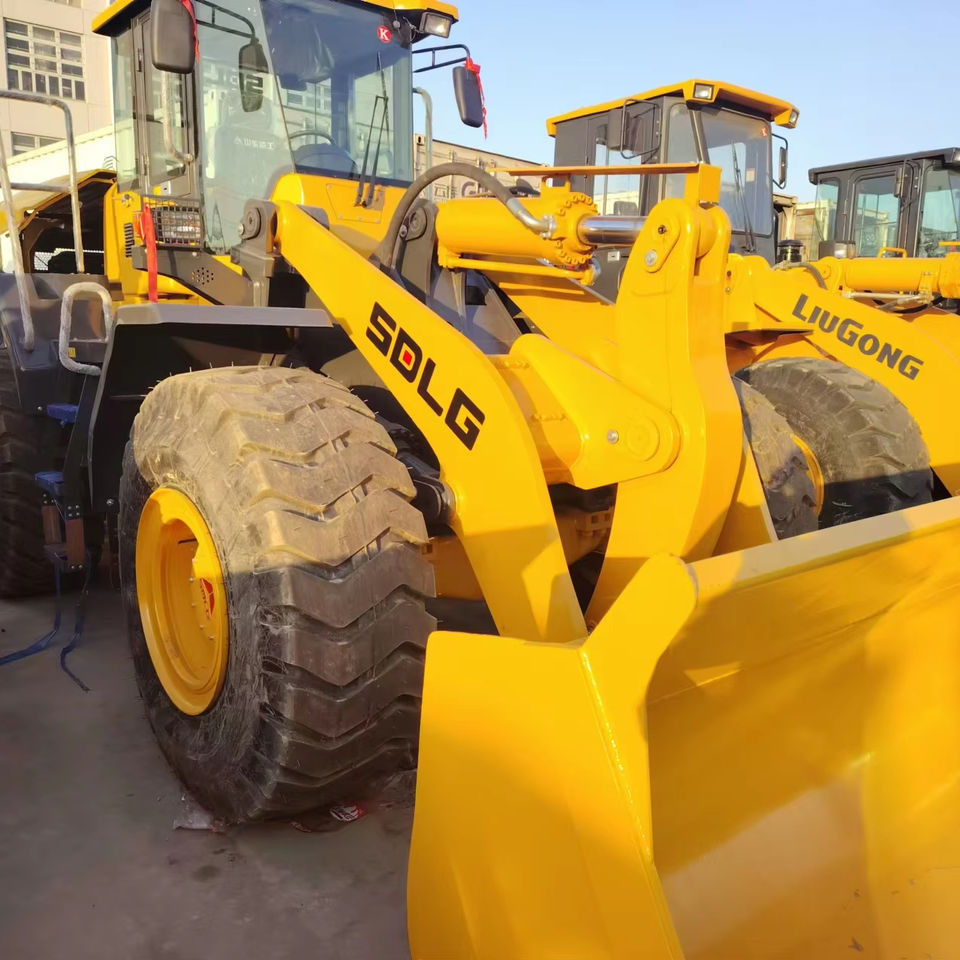 China SDLG 5ton Wheel Loader LG958F Front End Loader , diesel Engine Payloader 4*4 Truck Loader LG958F LW600 CLG856 - Carregadeira de rodas: foto 1 China SDLG 5ton Wheel Loader LG958F Front End Loader , diesel Engine Payloader 4*4 Truck Loader LG958F LW600 CLG856 - Carregadeira de rodas: foto 1