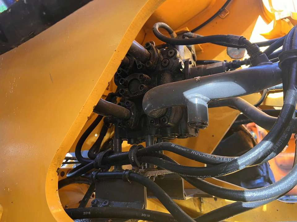 Hot Selling Used Original Sweden Hydraulic Volvo L120GZ Wheel Loader Second Hand Loader Volvo L220G in Good Condition for Sale - Carregadeira de rodas: foto 5 Hot Selling Used Original Sweden Hydraulic Volvo L120GZ Wheel Loader Second Hand Loader Volvo L220G in Good Condition for Sale - Carregadeira de rodas: foto 5