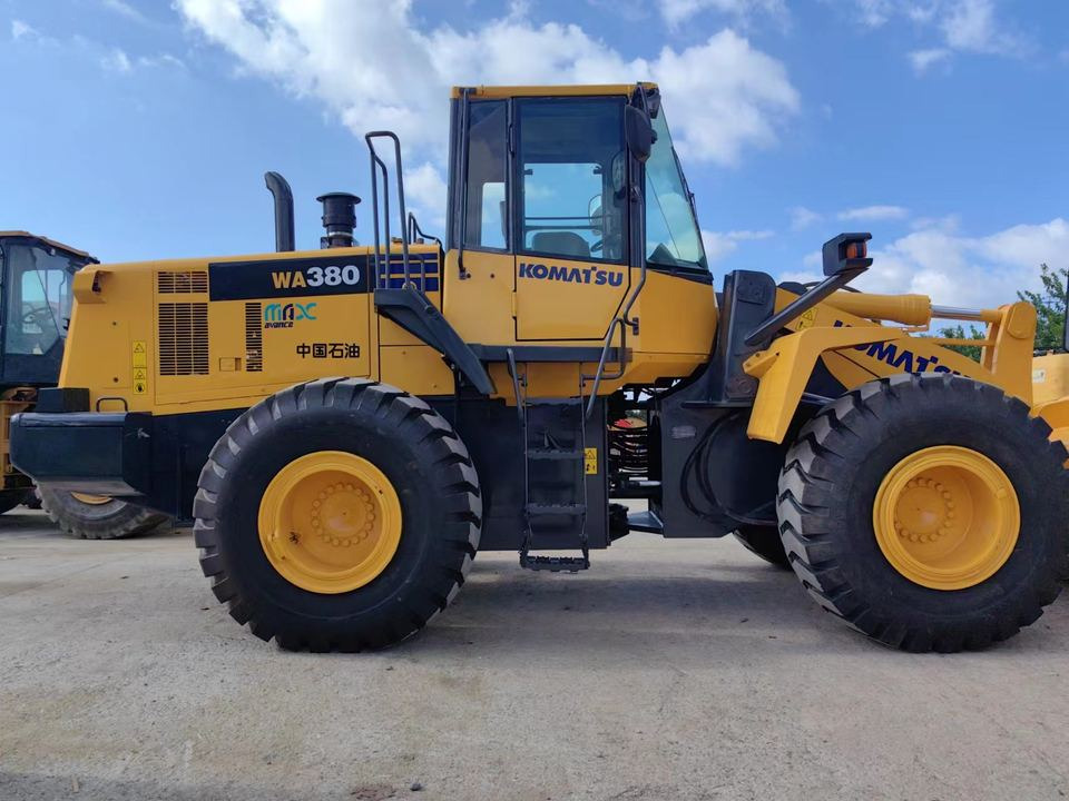 Japan Made Original Komatsu Wa380z-6 Wheel Loader, WA380Z Cheap Used 5ton Payloader Price Low in China - Carregadeira de rodas: foto 3 Japan Made Original Komatsu Wa380z-6 Wheel Loader, WA380Z Cheap Used 5ton Payloader Price Low in China - Carregadeira de rodas: foto 3