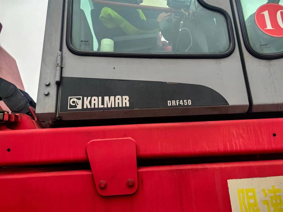 Kalmar DRF450 Sweden Kalmar Used 45 Ton Reach Stacker for Containers to Popularly Sell - Reachstacker porta contentores: foto 4 Kalmar DRF450 Sweden Kalmar Used 45 Ton Reach Stacker for Containers to Popularly Sell - Reachstacker porta contentores: foto 4