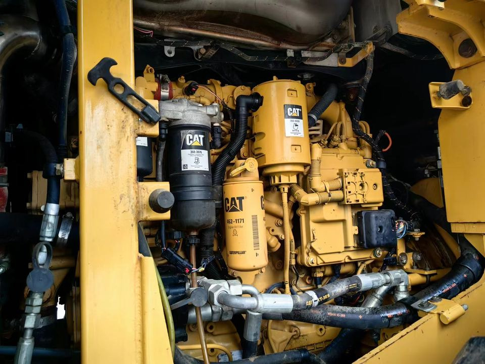 Low Price Sale! Used CAT 950GC Wheel Loader Original Front End Loader 950GC Loader in Shanghai China - Carregadeira de rodas: foto 3 Low Price Sale! Used CAT 950GC Wheel Loader Original Front End Loader 950GC Loader in Shanghai China - Carregadeira de rodas: foto 3