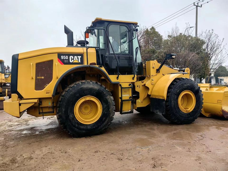 Low Price Sale! Used CAT 950GC Wheel Loader Original Front End Loader 950GC Loader in Shanghai China - Carregadeira de rodas: foto 4 Low Price Sale! Used CAT 950GC Wheel Loader Original Front End Loader 950GC Loader in Shanghai China - Carregadeira de rodas: foto 4