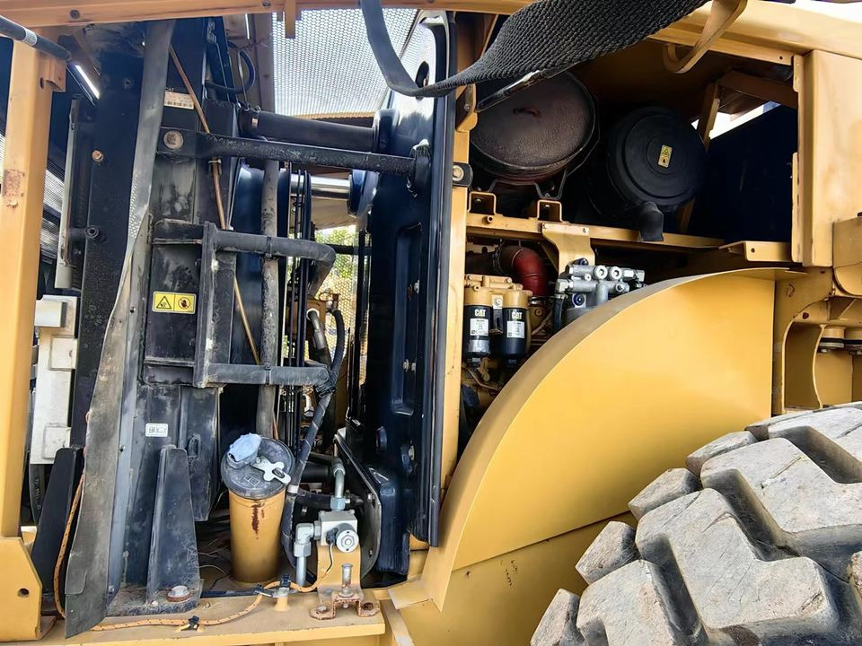Original CAT Used CAT 950GC Wheel Loader Caterpillar 950GC CAT Loader Low Service Time - Carregadeira de rodas: foto 5 Original CAT Used CAT 950GC Wheel Loader Caterpillar 950GC CAT Loader Low Service Time - Carregadeira de rodas: foto 5