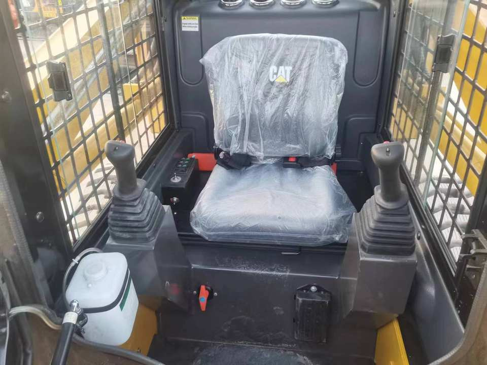 Original CATERPILLAR Loader 277D Used Multi Terrain Loader 277D Loaders for Hot Sale - Mini carregadeira de esteiras: foto 5 Original CATERPILLAR Loader 277D Used Multi Terrain Loader 277D Loaders for Hot Sale - Mini carregadeira de esteiras: foto 5